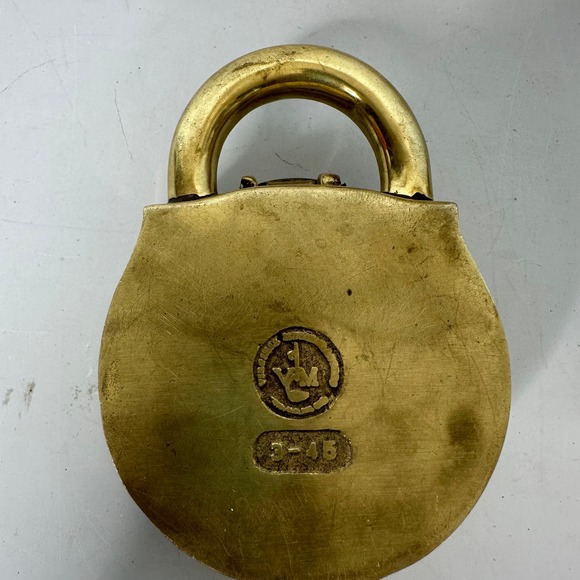 Vintage YM Brass Padlock Trinket Box Hinged Lid Secret Stash Box 3-45 Gold Tone - Picture 6 of 8